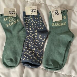 💥 $5 if Bundled - 3 Pairs Target Women's Socks Green Happy Go Lucky - Blue Print